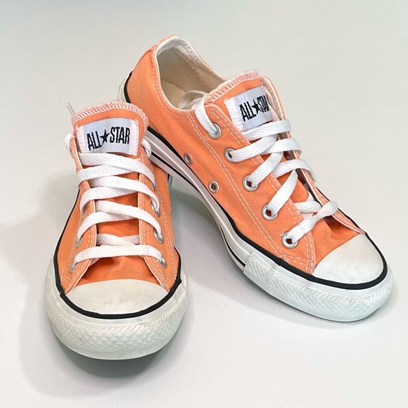 Converse Chuck Taylor All Star Canvas Low Top Sneaker Shoe Orange Women’s 6 - Picture 1 of 16